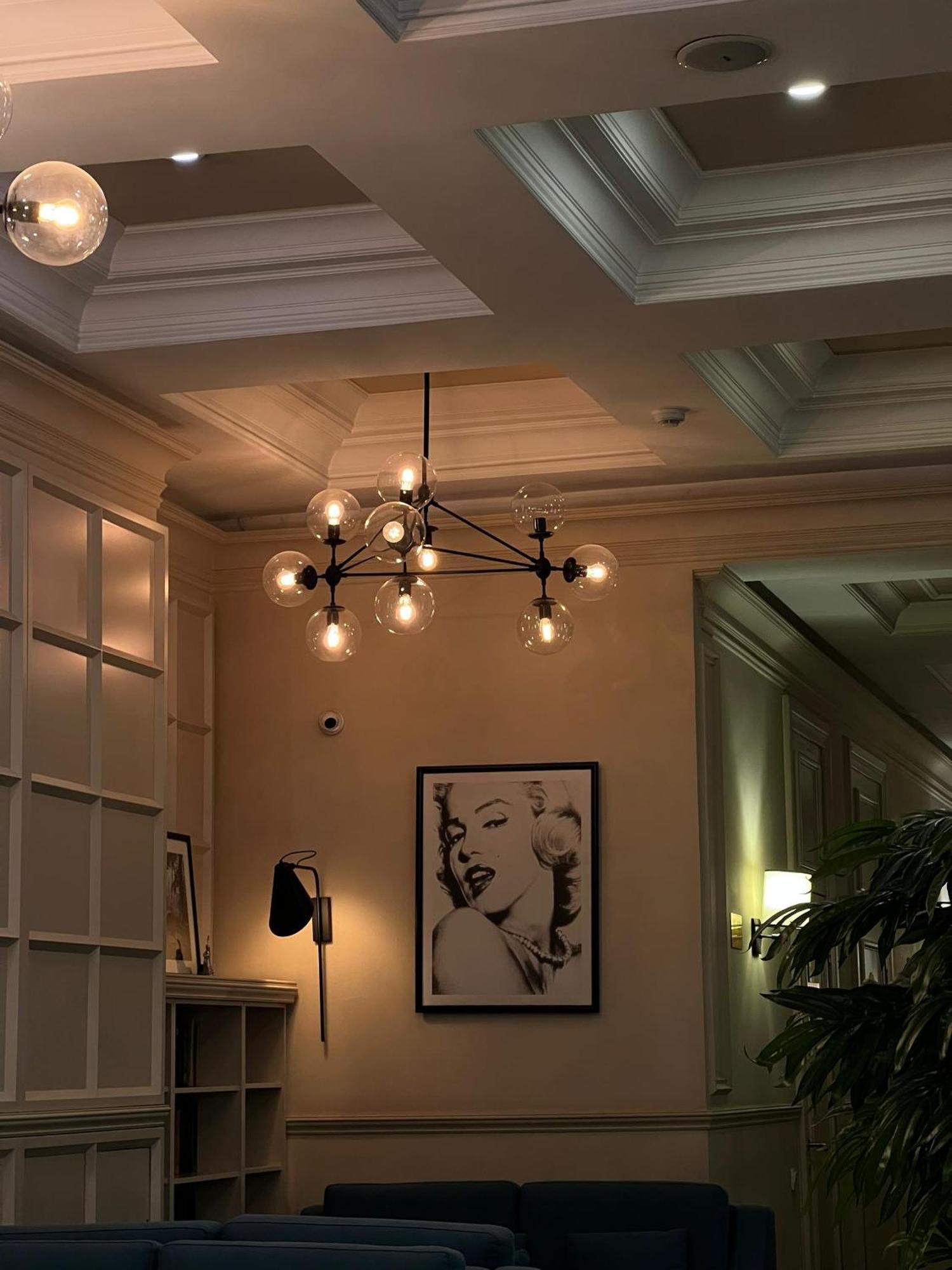 Madison Ave Hotel Bişkek Dış mekan fotoğraf