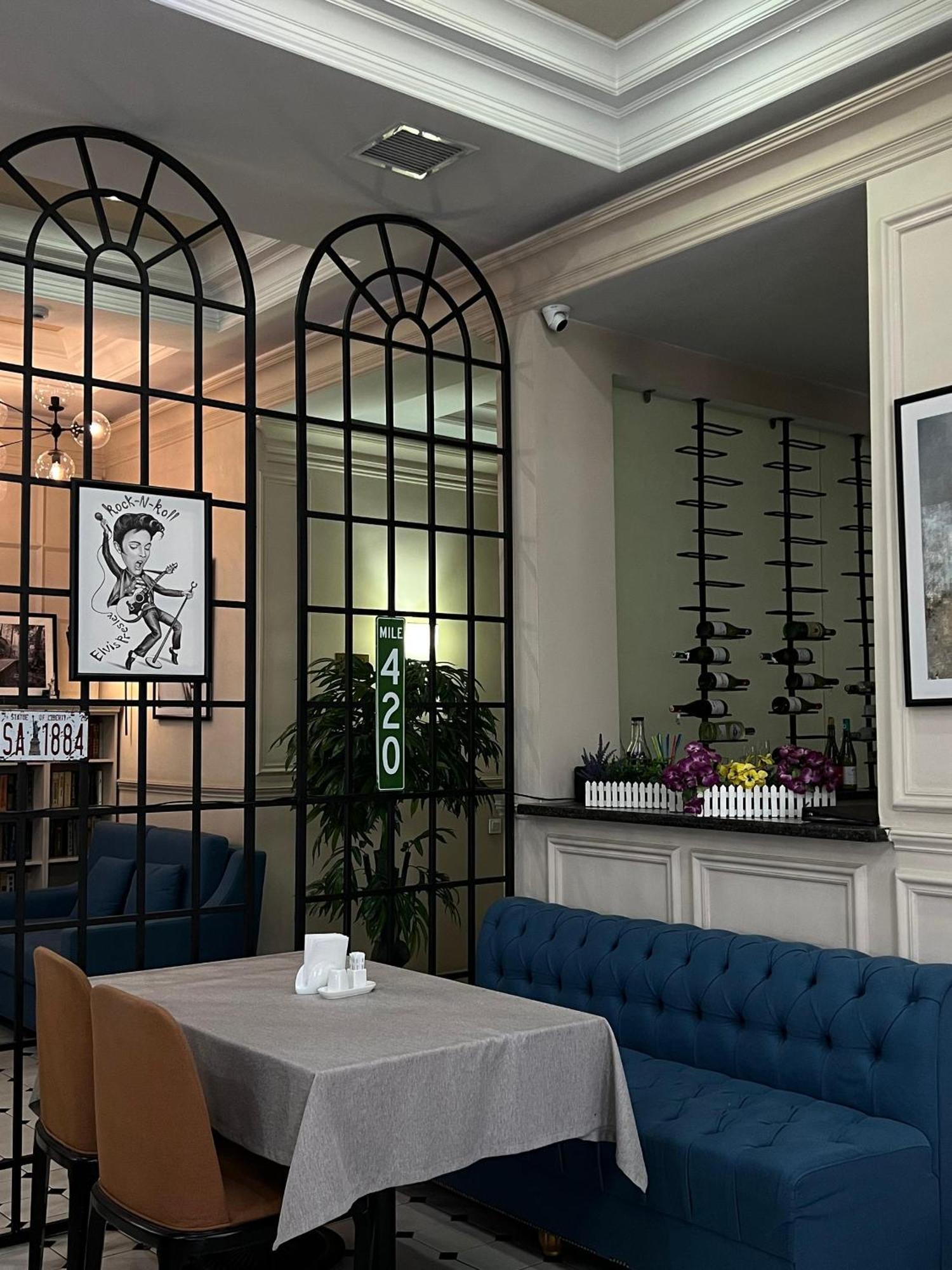 Madison Ave Hotel Bişkek Dış mekan fotoğraf