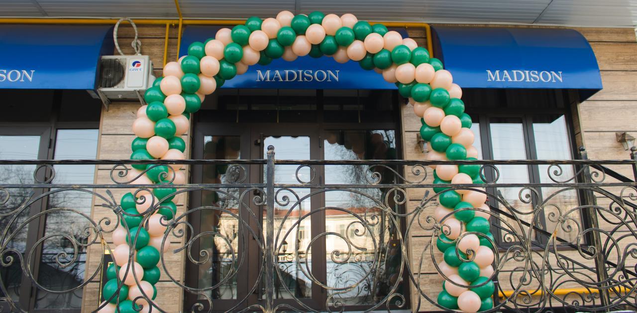 Madison Ave Hotel Bişkek Dış mekan fotoğraf