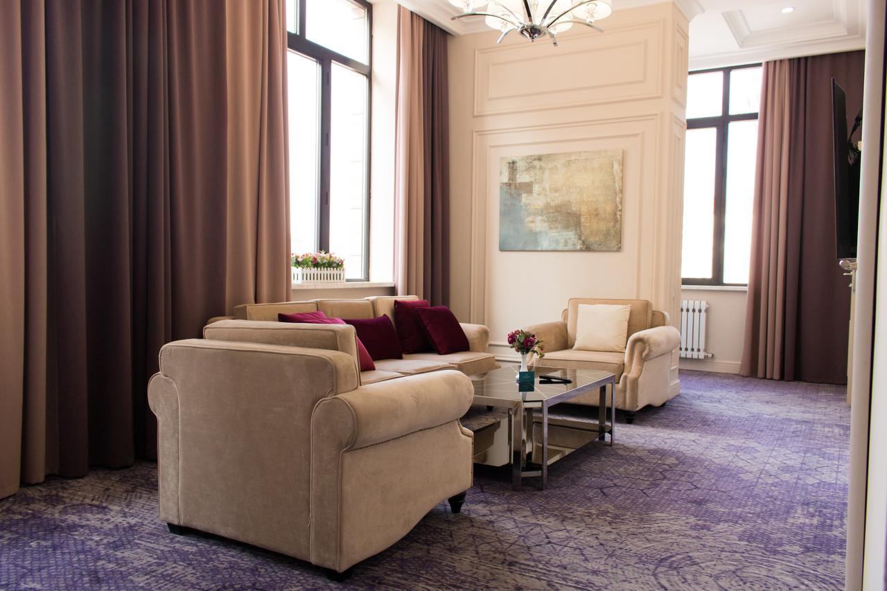 Madison Ave Hotel Bişkek Dış mekan fotoğraf