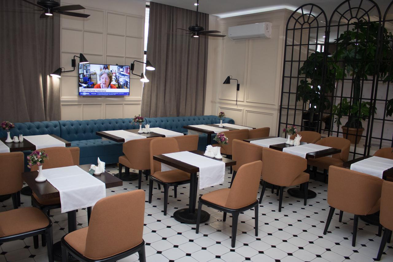 Madison Ave Hotel Bişkek Dış mekan fotoğraf