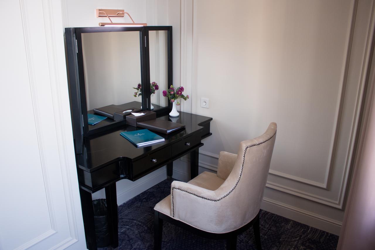 Madison Ave Hotel Bişkek Dış mekan fotoğraf
