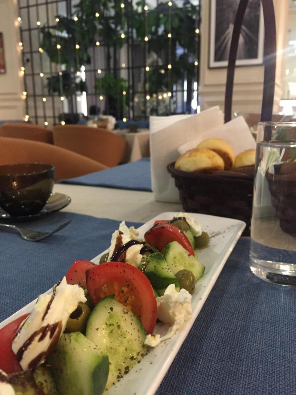 Madison Ave Hotel Bişkek Dış mekan fotoğraf