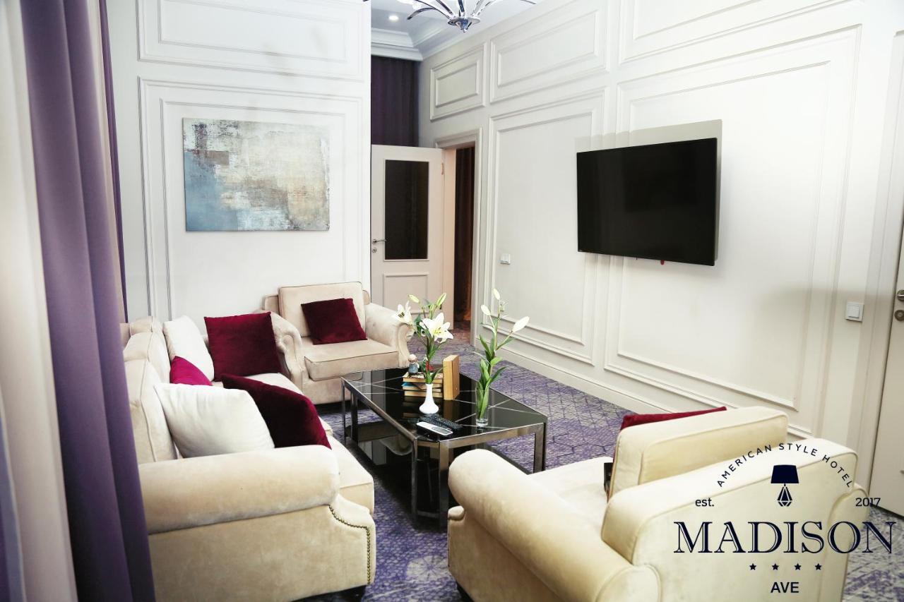 Madison Ave Hotel Bişkek Dış mekan fotoğraf