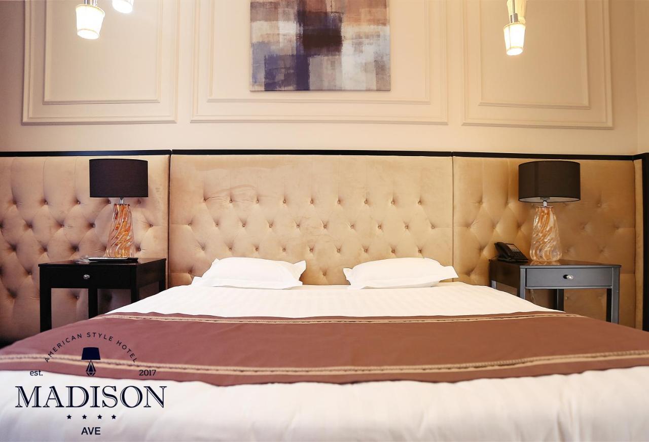Madison Ave Hotel Bişkek Dış mekan fotoğraf