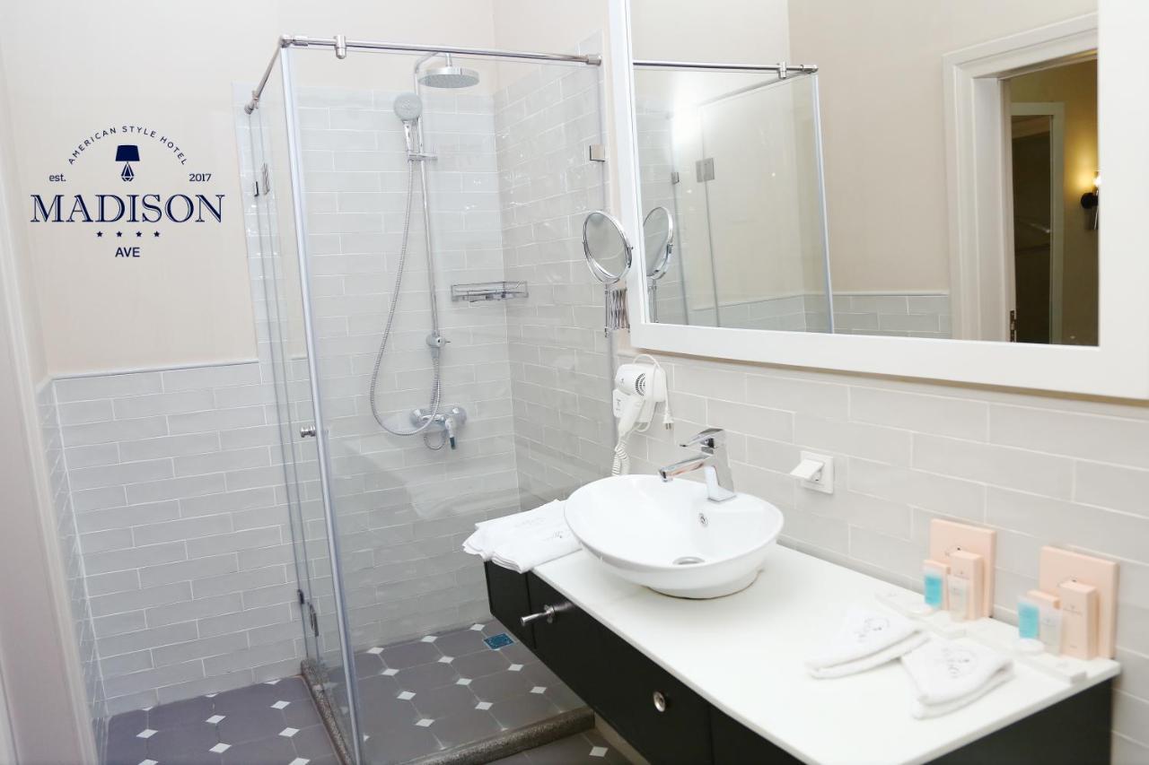 Madison Ave Hotel Bişkek Dış mekan fotoğraf